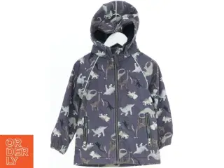 Jakke med dinosaurprint fra Name It (str. 104)