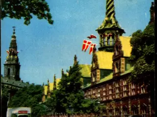 København - Børsen med Udsigt over Christiansborg Slot - Rudolf Olsen u/n