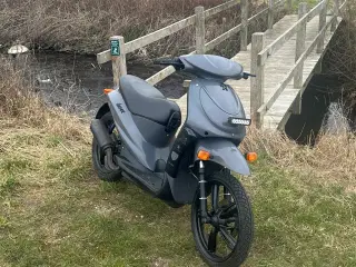 Peugeot scooter 30