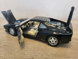 Modelbil: FERRARI GTO 1984   Skala: 1/18