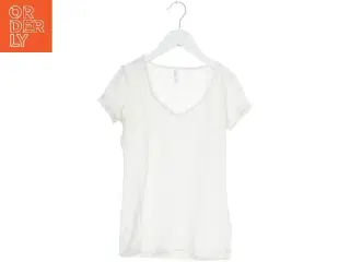 Hvid T-shirt med V-udskæring fra Vero moda (str. XS)