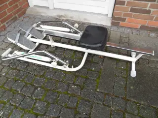 Romaskine. Ældre solid model som kun fylder 30 cm