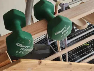 1 sæt af håndvægte 8 kg 