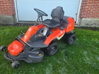 Husqvarna r214tc årg 2022
