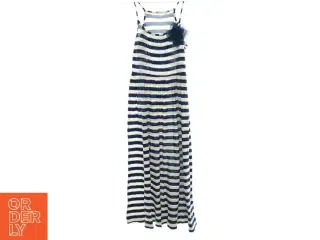 Kjole fra H&M (str. 146)