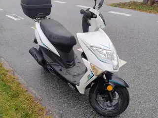 VGA explore 30 knallert med stik 