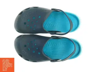 Sorte og blå sko fra Crocs (str. Ukendt. 24,5 cm lang)
