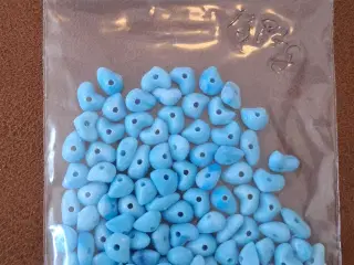 Lyseblå perler 