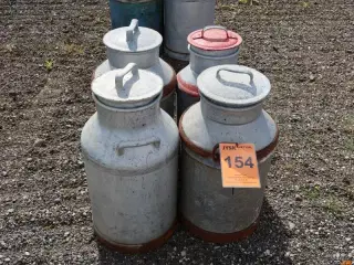 MÆLKEJUNGER, 4
