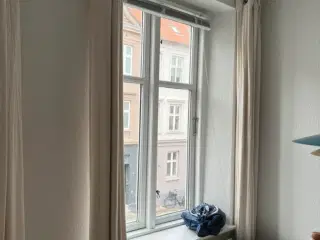 3 stk. gardinstænger + gardiner
