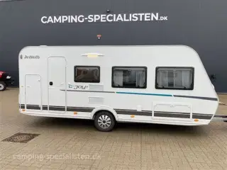 2021 - Dethleffs C'joy 480 QLK   Dethleffs 480 QLK køjevogn model 2021 kan nu ses hos Camping-Specialisten.dk