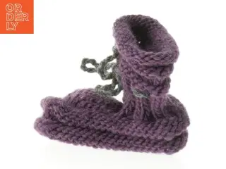 Strikkede babystøvler i lilla (str. 11 cm)
