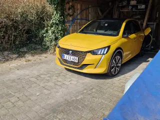 Peugeot e 208 GT