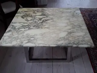 Marmor sofabord på stålstel