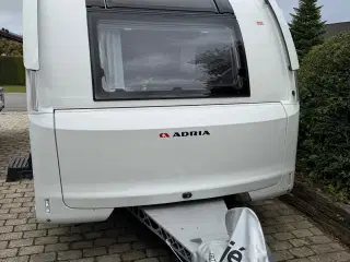 2023 - Adria Adora 573 pt