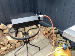 Pizza gas grill