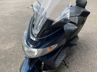Suzuki Burgman 400