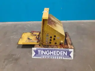 New Holland TF78 El-skab 84429091