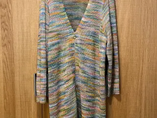 Fin lang strikketrøje fra Zizzi.