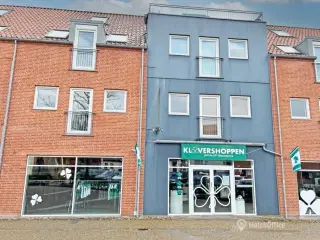 Godt regulært lejemål til butik - i alt ca. 325 kvm