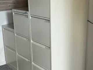 Arkivskab 4 skuffer, som nyt, hvid, og med nøgle🙂