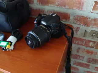 Nikon D3200 24mp, 64 gb ram, 18-55mm objektiv