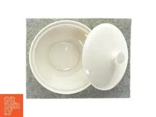Keramikskål med låg (str. 11 x 16cm)