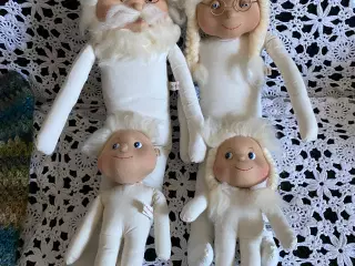Nisse dukker til at strikke tøj til