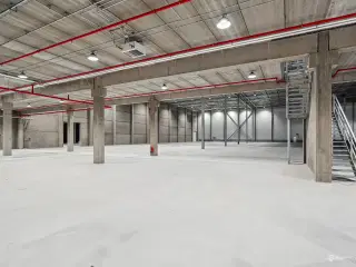 Unik mulighed for logistiklejemål kun 30 minutter fra det centrale København – konkurrencedygtig husleje og effektiv logistikplads.