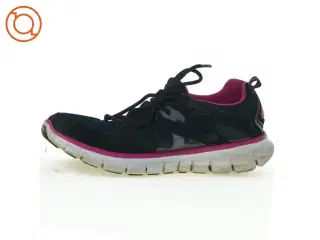 Sko fra Skechers (str. 385)