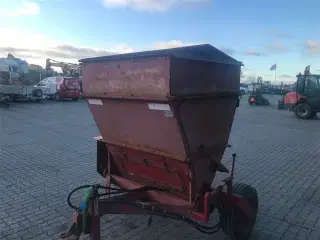 - - - Egedal grusudlægger