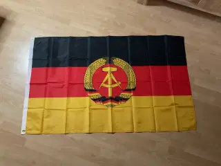 DDR flag i polyester