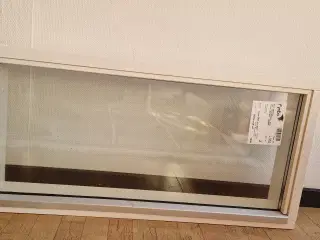 Garage eller baghusvindue sælges