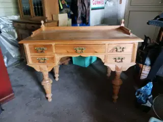 Antik skrivebord fra 1889