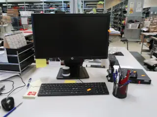Computerskærm HP, tastatur, håndscanner, computer LENOVO