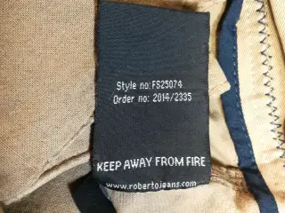 Finesmekker Chino Bukser, sand, robertojeans.dk