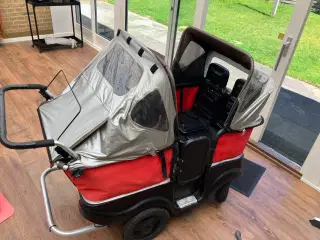 Winther 4 personers klapvogn med sikkerhedsbremse.