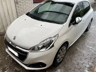 Peugeot 208 1,6 HDI - Desire 100 HK