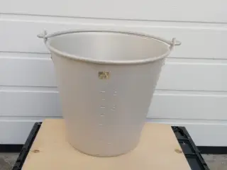Solid aluminiums spand 10 liter