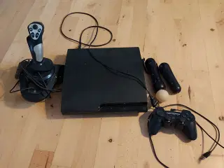 Playstation 3 med 9spil , og 4 styrehåndtag 