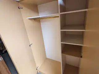Skab, garderobeskab