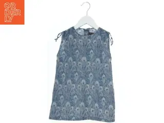 Blomstret sommerbluse fra Norlie (str. 140)