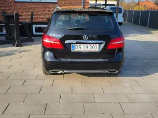 Mercedes B200