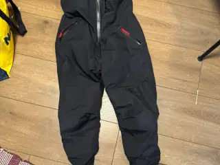 Sejler bukser sælges