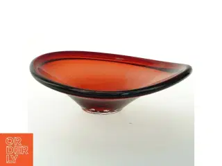 Rødt glasfad (str. 29x25 cm)