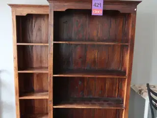 2 stk. Antikke reoler
