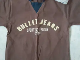 Joggingtrøje og t-shirt sæt. 
