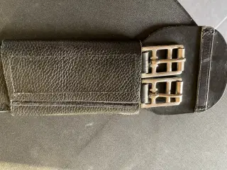 Ny læder dressurgjord