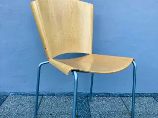 Stol fra Nanna Ditzel, model Tempa i bøgetræ