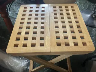 Klapborde i lys eller mørk træ